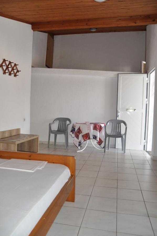 Apartments Stavroula Ηospitality Nea Vrasna Quarto foto