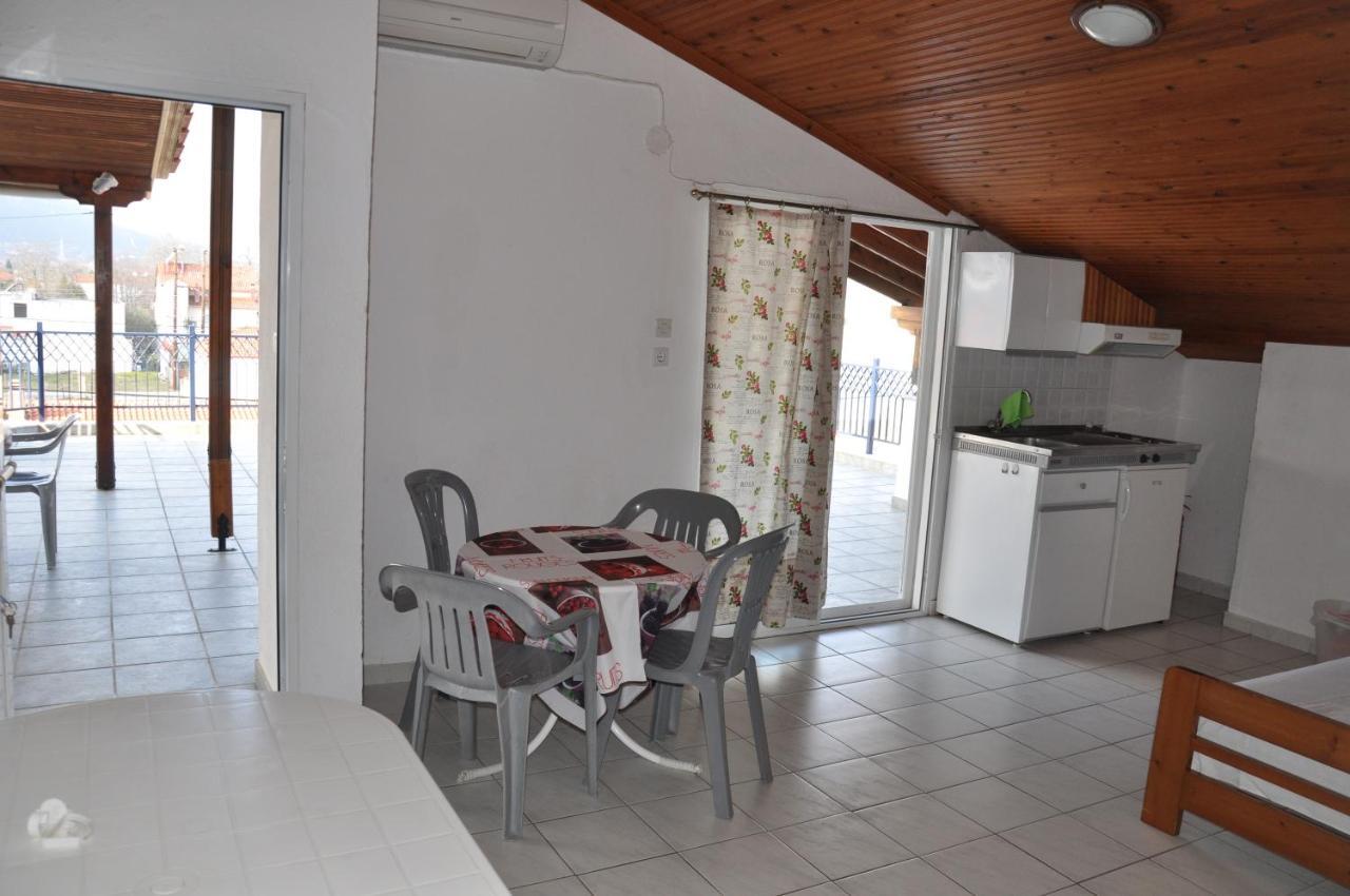 Apartments Stavroula Ηospitality Nea Vrasna Quarto foto